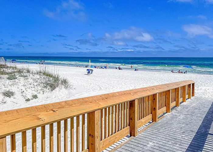 Renovated 1st-floor With Pool & New Furnishings - 1 Block To The Gulf Shores