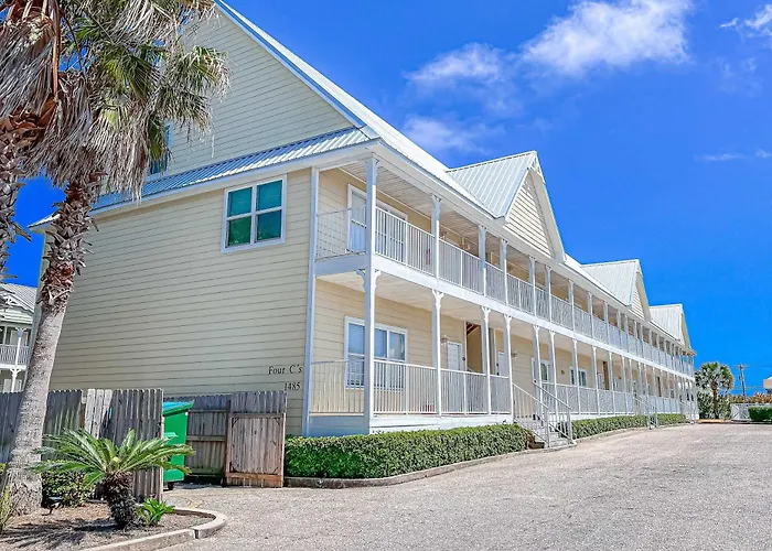 Renovated 1st-floor With Pool & New Furnishings - 1 Block To The * Gulf Shores
