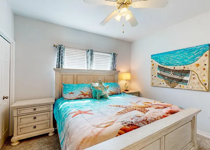 Holiday home Renovated 1st-floor With Pool & New Furnishings - 1 Block To The Gulf Shores